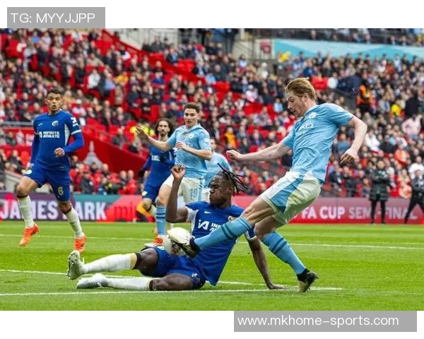 足总杯精彩对决曼城逆转马竞乌龙球引发争议与热议