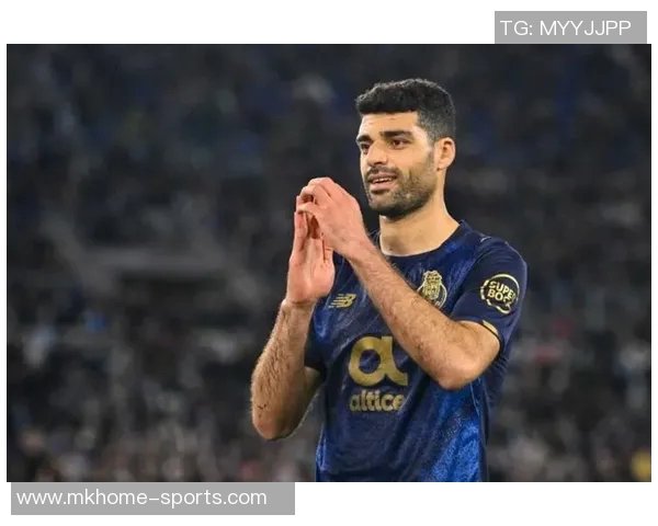 足总杯激战AC米兰大胜波尔图红牌争议引发全场热议与转会传闻