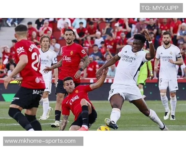 西甲激战热刺险胜曼联绝杀瞬间引发争议判罚全场沸腾